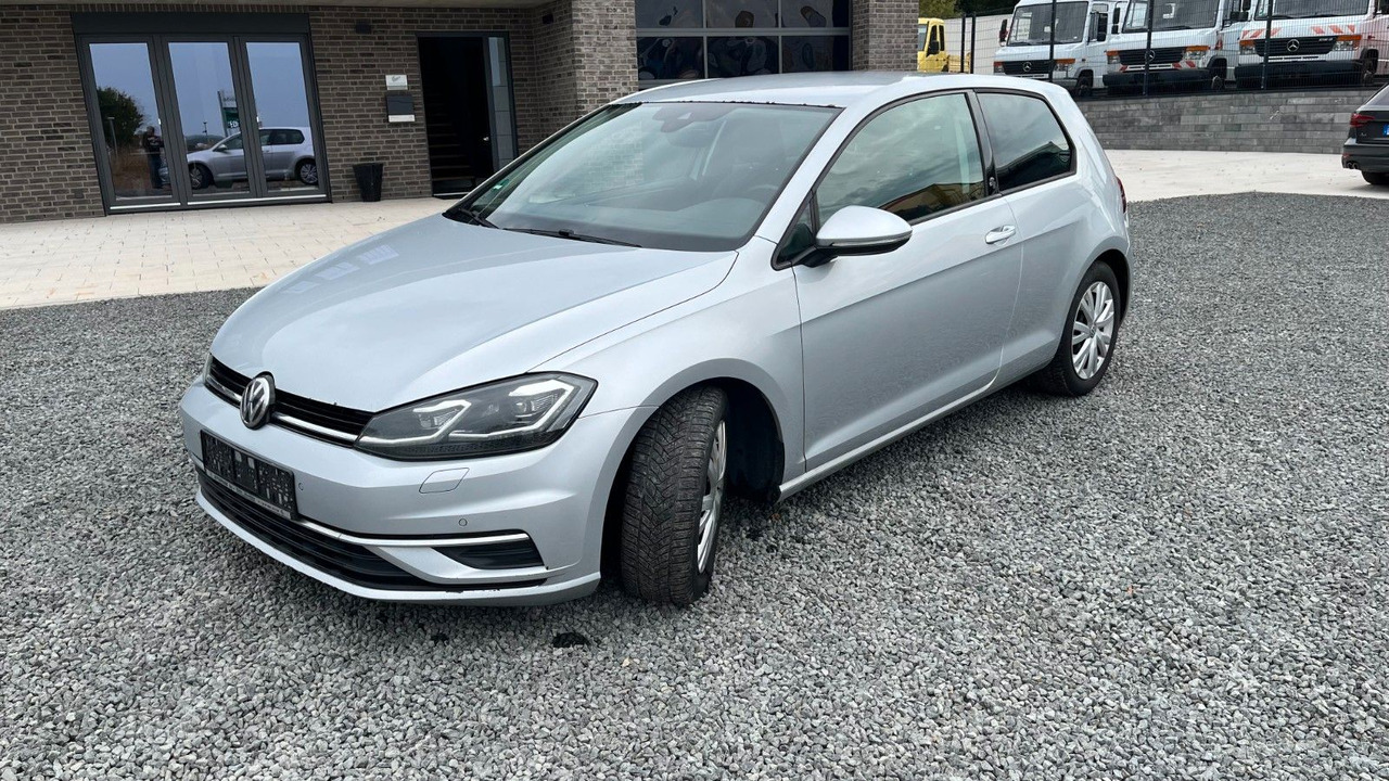 Volkswagen Golf VII Lim. Sound Start-Stopp - Car: picture 2 Volkswagen Golf VII Lim. Sound Start-Stopp - Car: picture 2