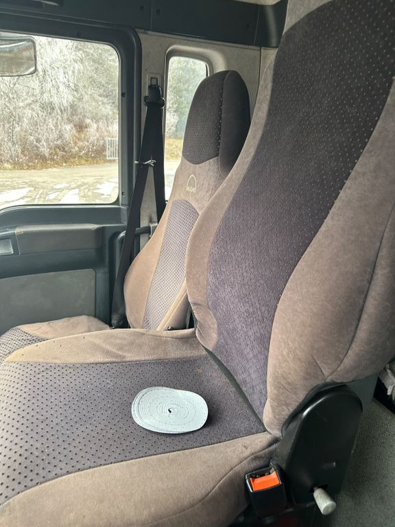 Garbage truck MAN TGA 26.310 6x2 BL MAN TGA 26.310 6x2 BL: picture 13 Garbage truck MAN TGA 26.310 6x2 BL MAN TGA 26.310 6x2 BL: picture 13