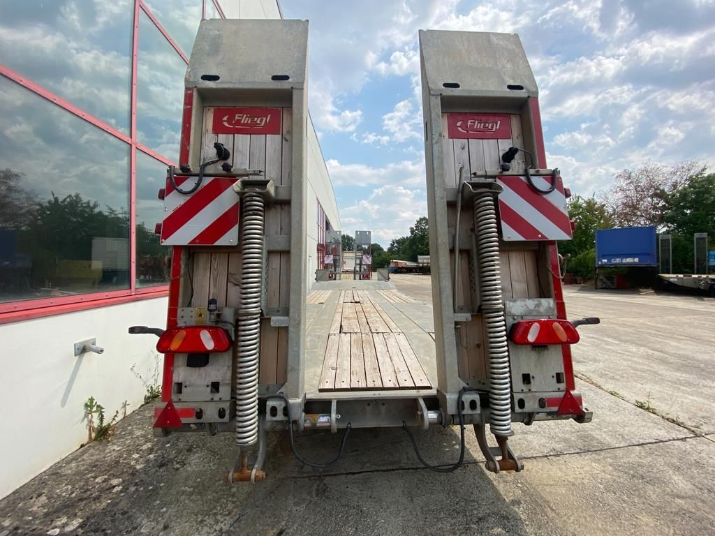 Fliegl DTS 300 3 Achs Tiefladeranhänger - Low loader trailer: picture 5 Fliegl DTS 300 3 Achs Tiefladeranhänger - Low loader trailer: picture 5