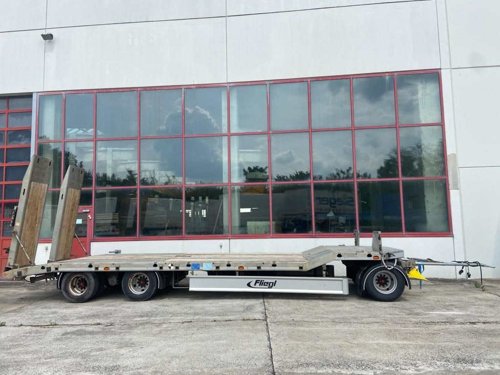 Fliegl DTS 300 3 Achs Tiefladeranhänger - Low loader trailer: picture 3 Fliegl DTS 300 3 Achs Tiefladeranhänger - Low loader trailer: picture 3