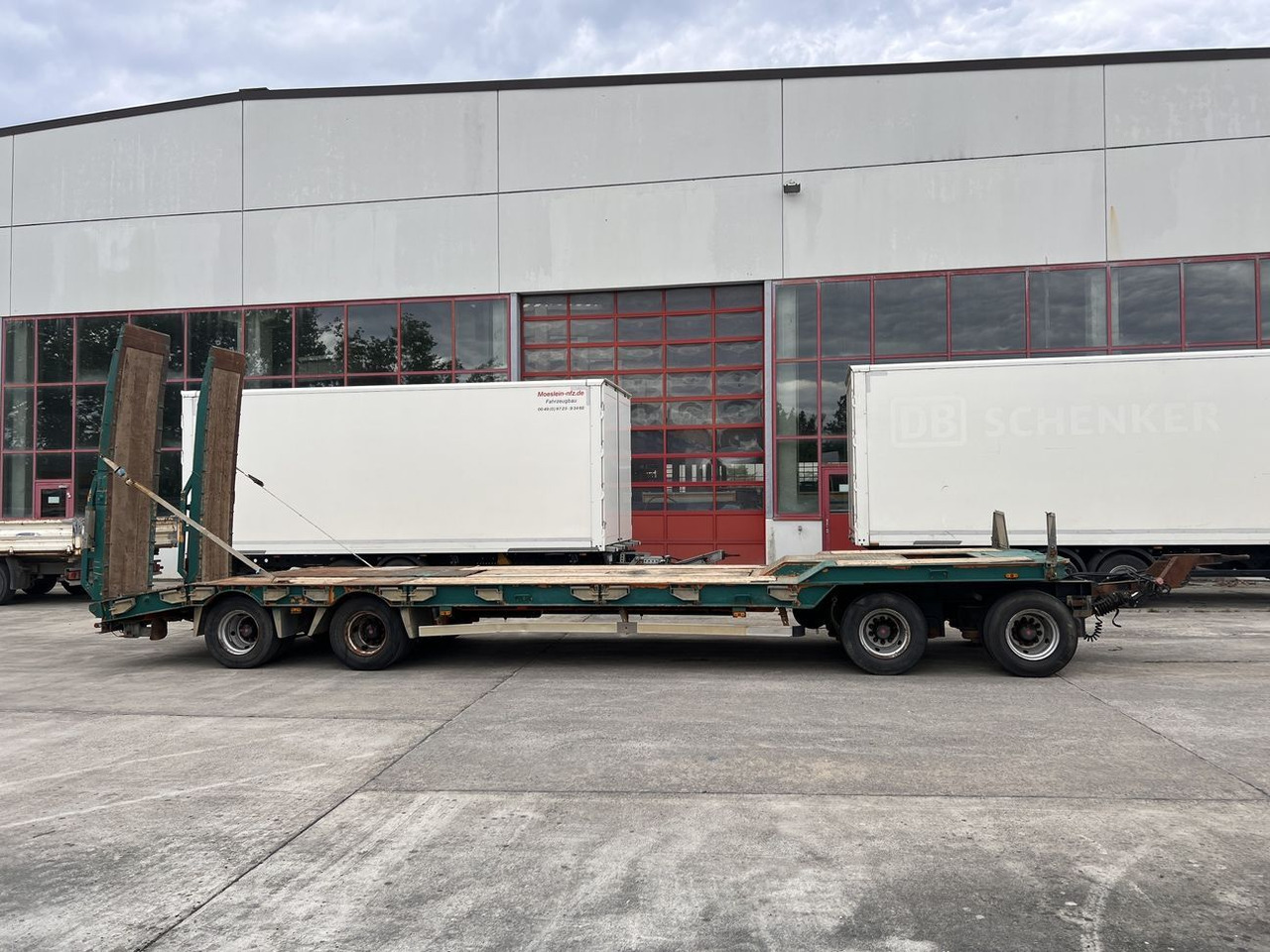 Humbaur 4 Achs Tiefladeranhänger - Low loader trailer: picture 1 Humbaur 4 Achs Tiefladeranhänger - Low loader trailer: picture 1
