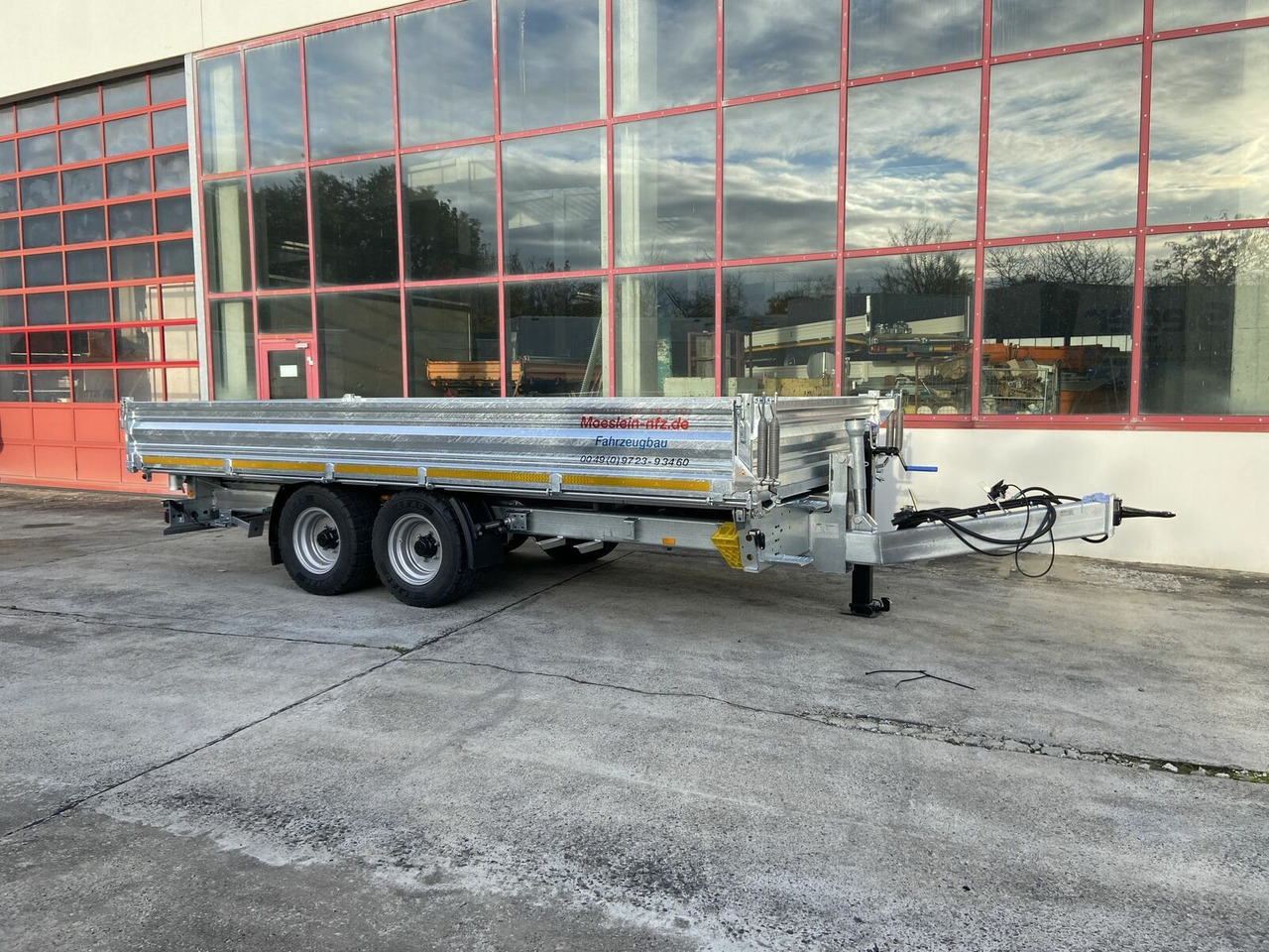 Tipper trailer Möslein  Kipper Tieflader, Breite Reifen-- Neufahrzeug -: picture 12