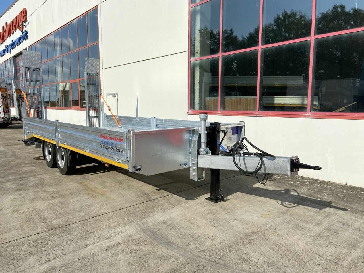 Low loader trailer Möslein  Neuer 13 t Tandemtieflader, Stahl- Boden: picture 7