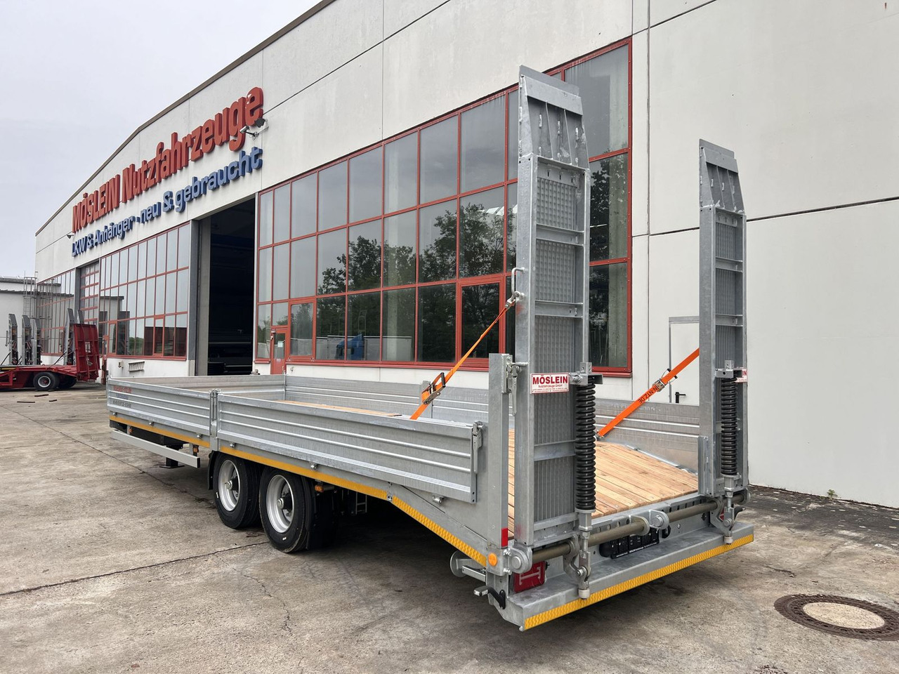 Möslein Neuer Tandemtieflader, 7,28 m Ladefläche - Low loader trailer: picture 3 Möslein Neuer Tandemtieflader, 7,28 m Ladefläche - Low loader trailer: picture 3