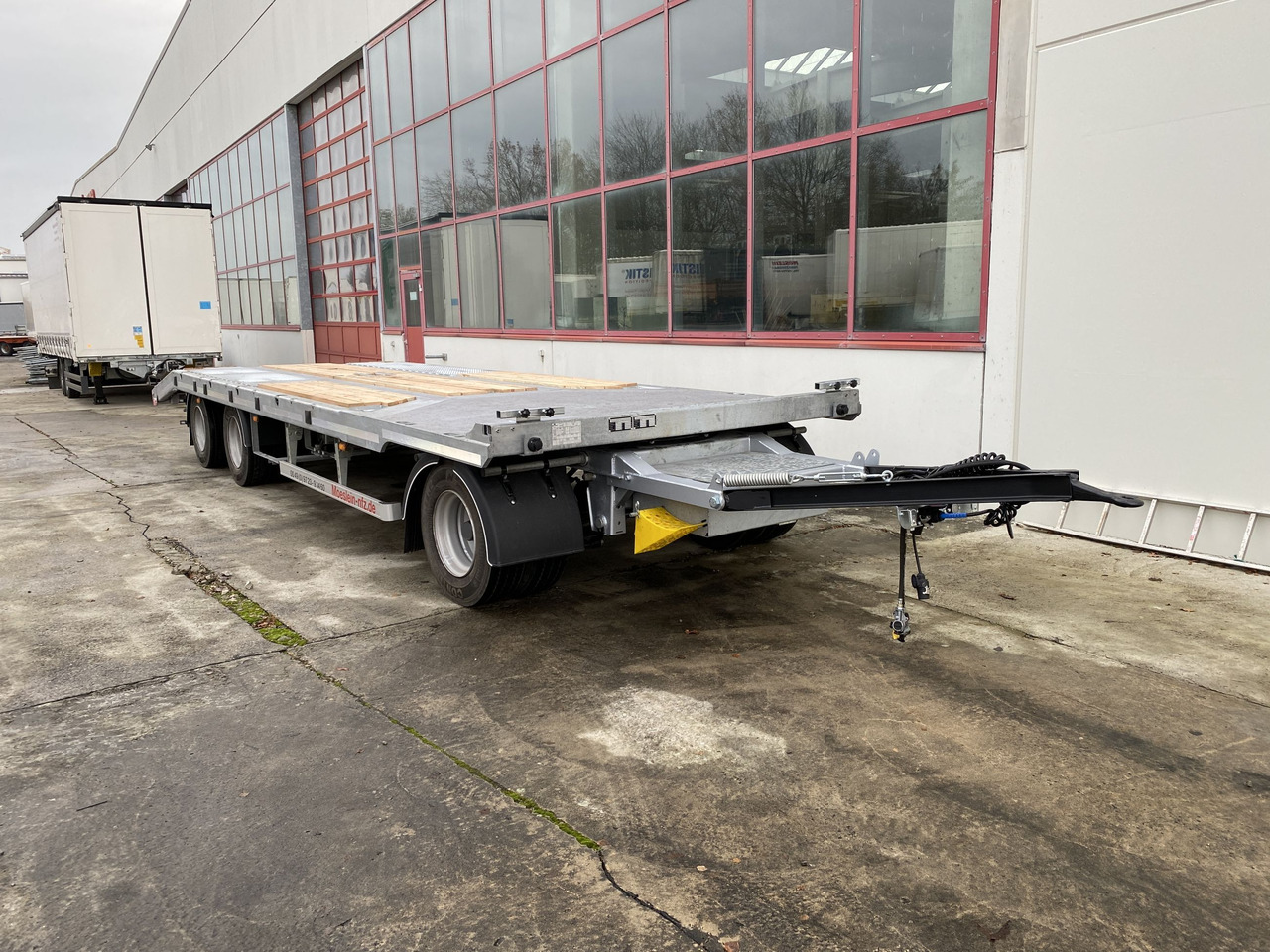 Möslein T 3-8,20 P OR 3 Achs Tieflader gerader Ladefläche 8,10 m,Neufahrzeug - Low loader trailer: picture 4 Möslein T 3-8,20 P OR 3 Achs Tieflader gerader Ladefläche 8,10 m,Neufahrzeug - Low loader trailer: picture 4
