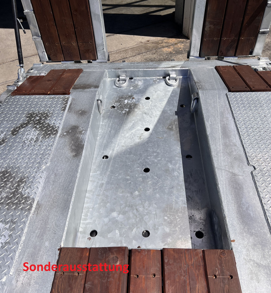 Möslein T 3-9,20 F 3 Achs Tieflader mit gerader Ladefläche 9 m, Neufahrzeug - Low loader trailer: picture 5 Möslein T 3-9,20 F 3 Achs Tieflader mit gerader Ladefläche 9 m, Neufahrzeug - Low loader trailer: picture 5