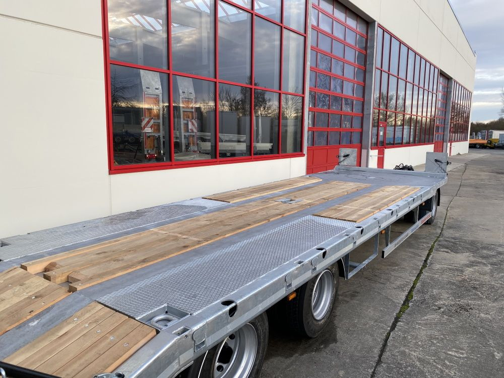 Möslein T 3-9,20 F Blatt 3 Achs Tieflader mit gerader Ladefläche 9 m, Neufahrzeug - Low loader trailer: picture 5 Möslein T 3-9,20 F Blatt 3 Achs Tieflader mit gerader Ladefläche 9 m, Neufahrzeug - Low loader trailer: picture 5