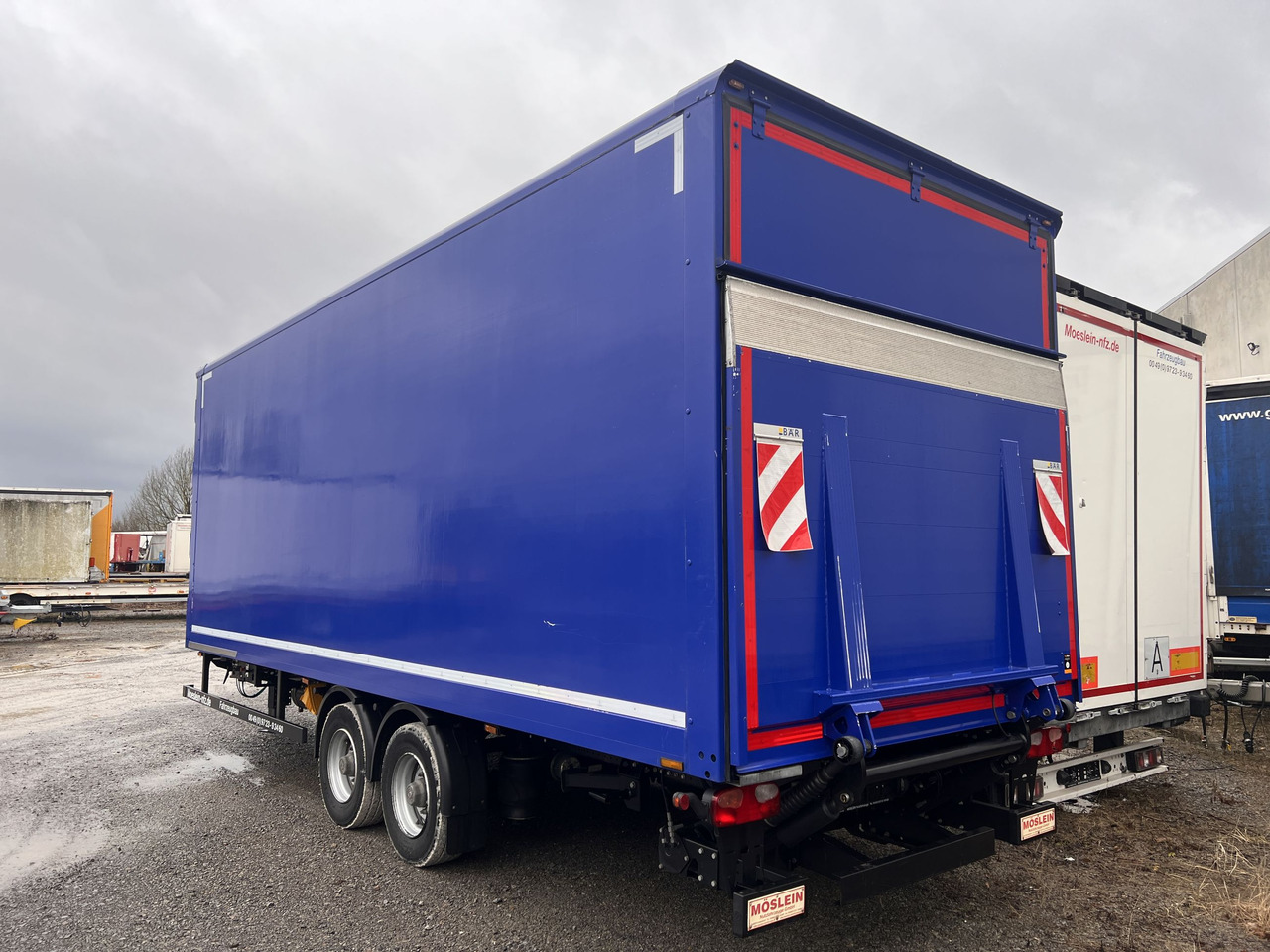 Möslein TKO 105 DL Schwebheim Tandem Koffer, Ladebordwand + Durchladbar, Wenig Benutzt - Closed box trailer: picture 3 Möslein TKO 105 DL Schwebheim Tandem Koffer, Ladebordwand + Durchladbar, Wenig Benutzt - Closed box trailer: picture 3