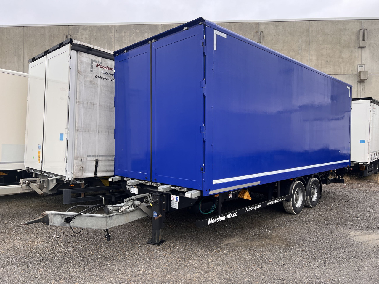 Möslein TKO 105 DL Schwebheim Tandem Koffer, Ladebordwand + Durchladbar, Wenig Benutzt - Closed box trailer: picture 2 Möslein TKO 105 DL Schwebheim Tandem Koffer, Ladebordwand + Durchladbar, Wenig Benutzt - Closed box trailer: picture 2