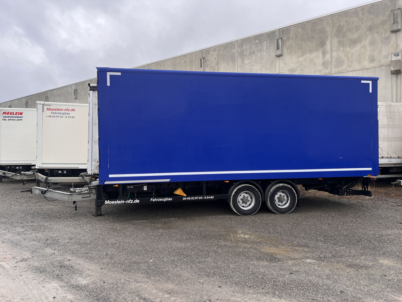 Möslein TKO 105 DL Schwebheim Tandem Koffer, Ladebordwand + Durchladbar, Wenig Benutzt - Closed box trailer: picture 1 Möslein TKO 105 DL Schwebheim Tandem Koffer, Ladebordwand + Durchladbar, Wenig Benutzt - Closed box trailer: picture 1
