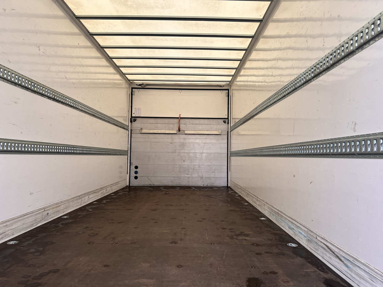 Möslein TKO 105 DL Schwebheim Tandem Koffer, Ladebordwand + Durchladbar, Wenig Benutzt - Closed box trailer: picture 5 Möslein TKO 105 DL Schwebheim Tandem Koffer, Ladebordwand + Durchladbar, Wenig Benutzt - Closed box trailer: picture 5