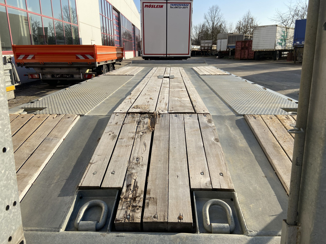 Möslein TO 3 F Schwebheim Neuwertig 3 Achs Tieflader 8,10 m Ladefläche - Low loader trailer: picture 5 Möslein TO 3 F Schwebheim Neuwertig 3 Achs Tieflader 8,10 m Ladefläche - Low loader trailer: picture 5