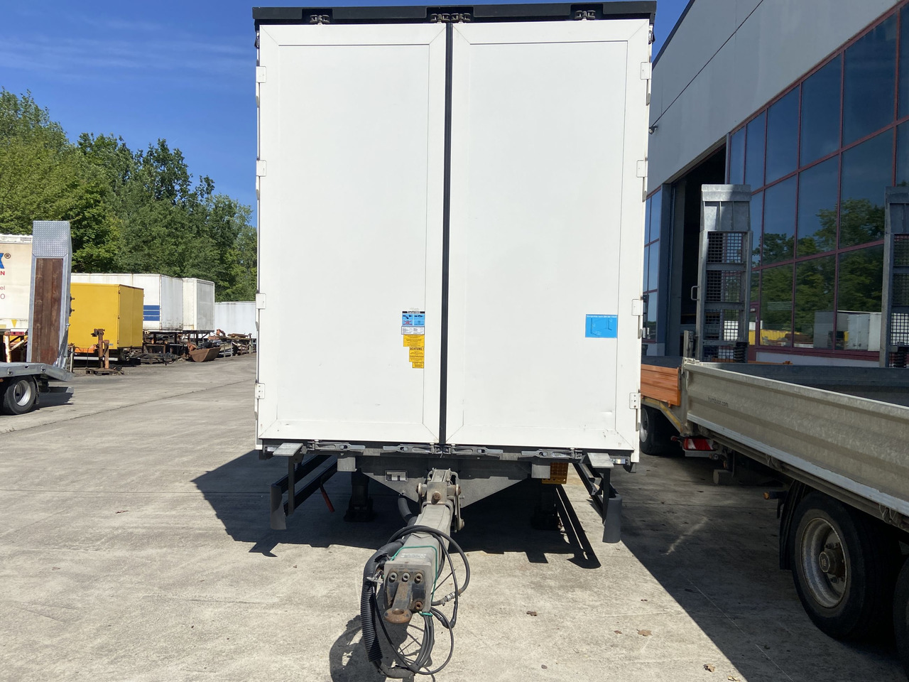 Curtainsider trailer Möslein TPW 105 D Schwebheim  Tandem- Planenanhänger Durchladbar: picture 6