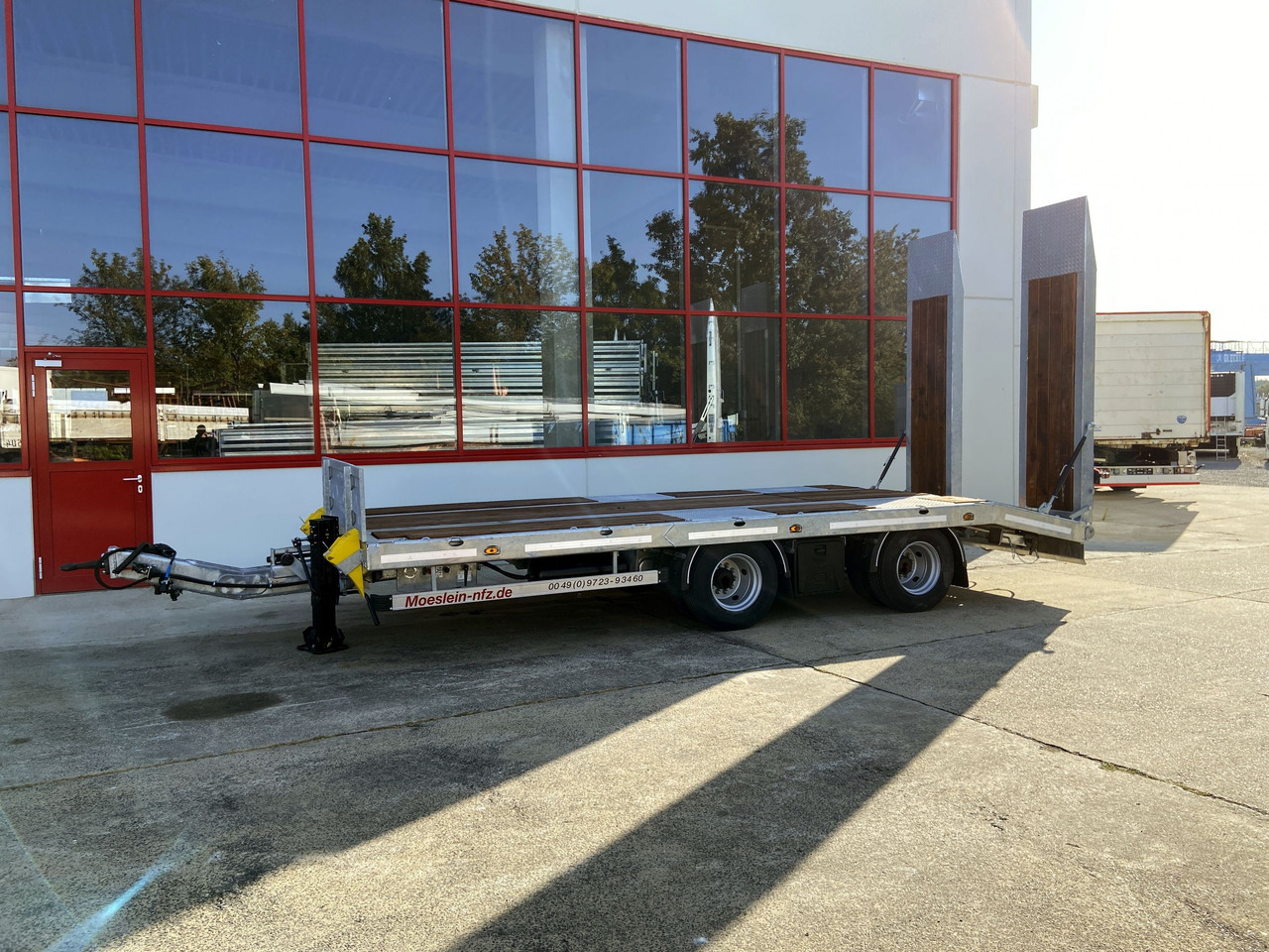 Möslein TT21- 7,2 21 t Tandemtieflader, Luftgefedert, NEU - Low loader trailer: picture 1 Möslein TT21- 7,2 21 t Tandemtieflader, Luftgefedert, NEU - Low loader trailer: picture 1