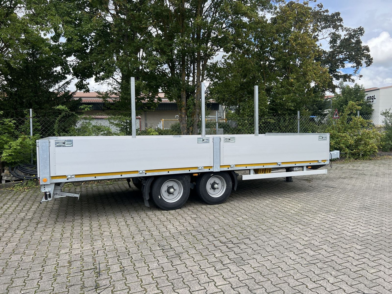 Möslein Tandem- Pritschenanhänger- Tieflader - Low loader trailer: picture 1 Möslein Tandem- Pritschenanhänger- Tieflader - Low loader trailer: picture 1