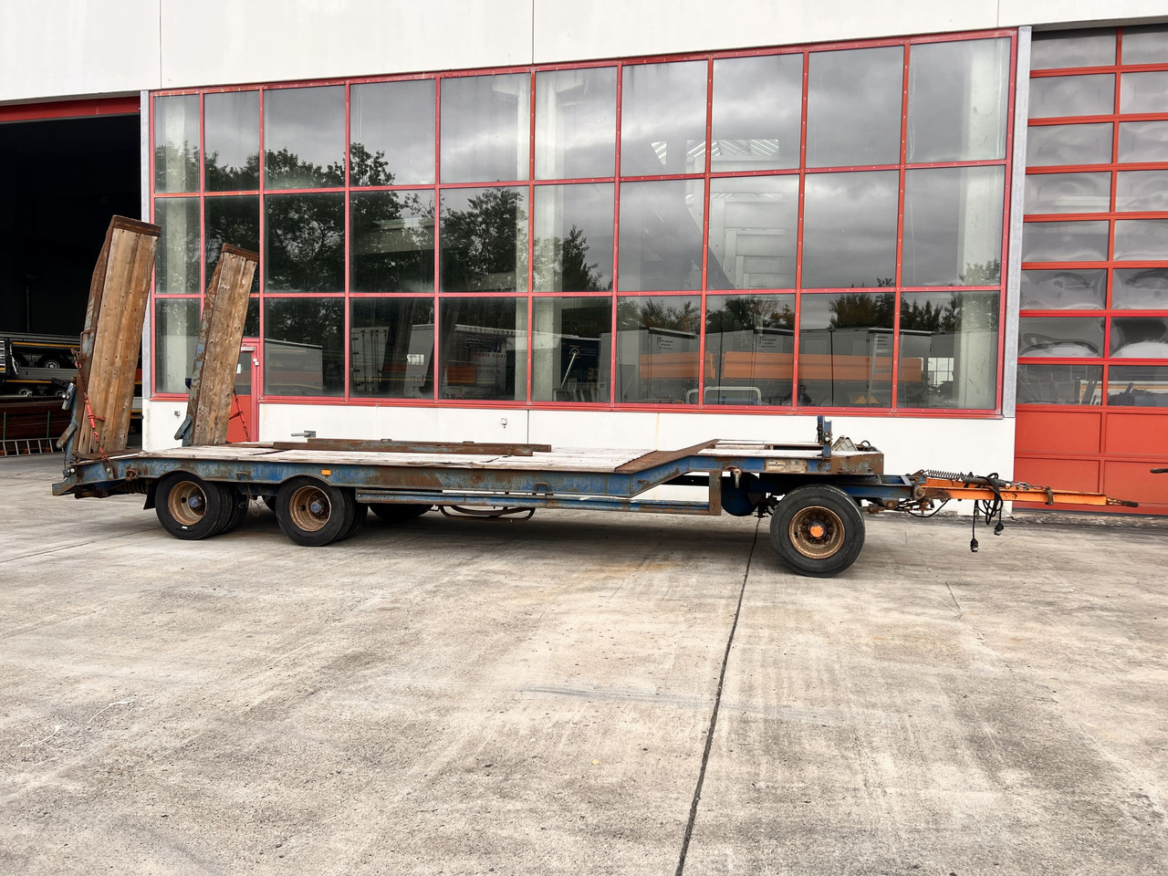 Müller Mitteltal T3 3 Achs Tieflader mit ABS - Low loader trailer: picture 4 Müller Mitteltal T3 3 Achs Tieflader mit ABS - Low loader trailer: picture 4
