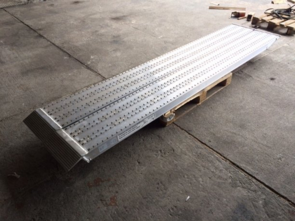 NEU Auffahrrampen, Alurampen,Verladerampen, 8 to Länge 3,25m - Loading ramp: picture 2 NEU Auffahrrampen, Alurampen,Verladerampen, 8 to Länge 3,25m - Loading ramp: picture 2