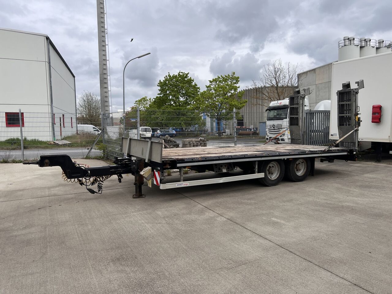 Tt Tandemtieflader - Low loader trailer: picture 1 Tt Tandemtieflader - Low loader trailer: picture 1