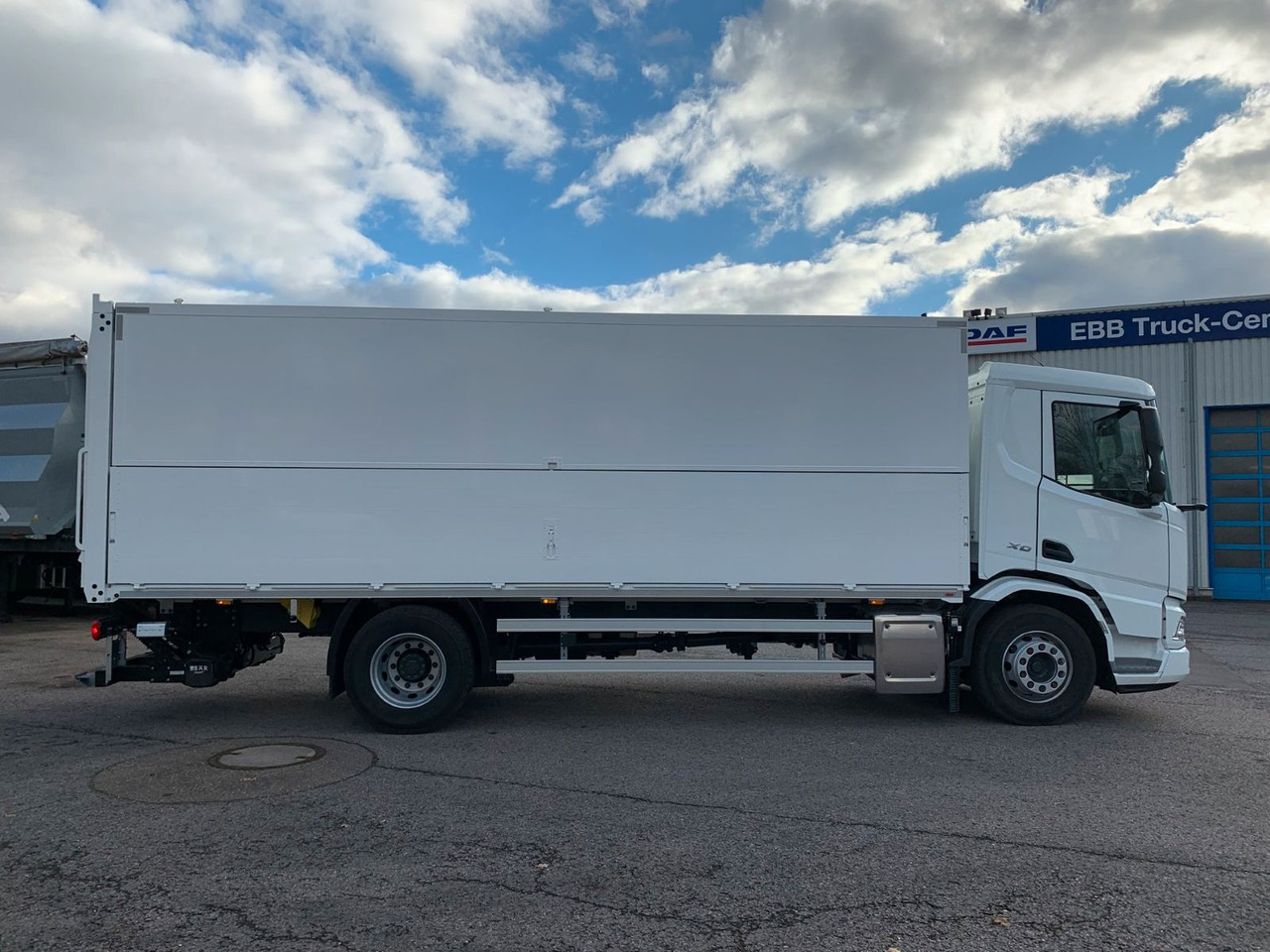 DAF FA XD 370 zikun Swing-Board-Aufbau - Beverage truck: picture 3 DAF FA XD 370 zikun Swing-Board-Aufbau - Beverage truck: picture 3