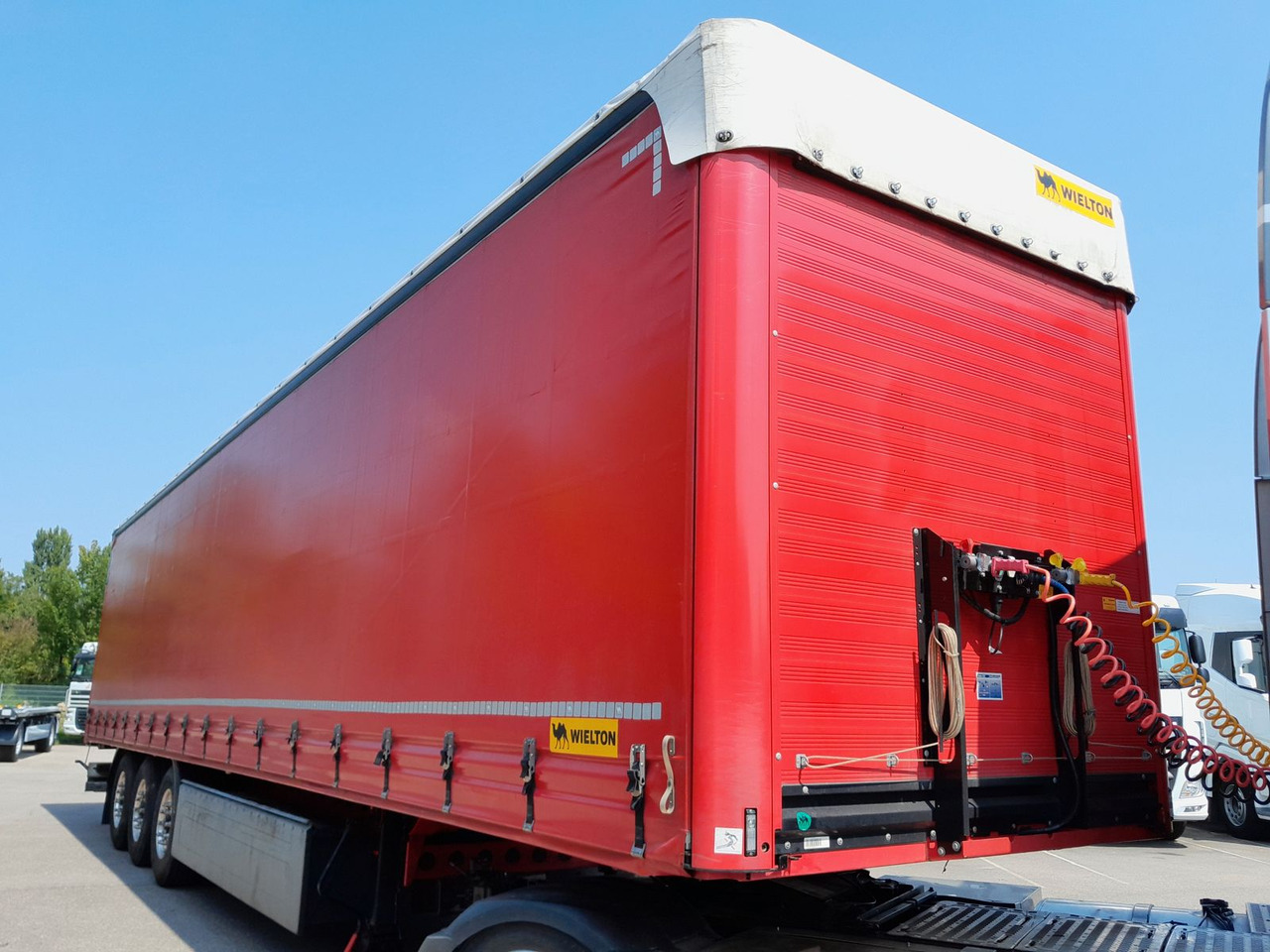 Wielton Strong Light Schiebeplanensattel NS3K - Curtainsider semi-trailer: picture 2 Wielton Strong Light Schiebeplanensattel NS3K - Curtainsider semi-trailer: picture 2
