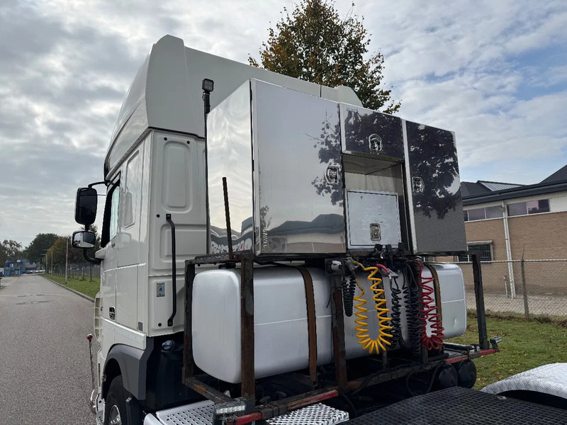 Leasing of DAF XF 530 FTM 8X4 handgeschakeld 8-2018 retarder DAF XF 530 FTM 8X4 handgeschakeld 8-2018 retarder: picture 8 Leasing of DAF XF 530 FTM 8X4 handgeschakeld 8-2018 retarder DAF XF 530 FTM 8X4 handgeschakeld 8-2018 retarder: picture 8