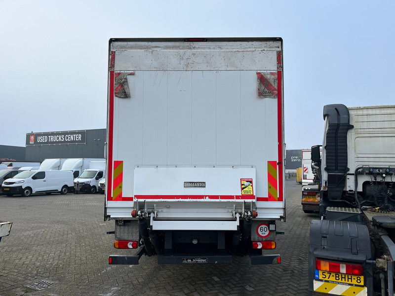 Box truck Renault T-11 SLEEPERCAB 380 P6X2 COMFORT: picture 9