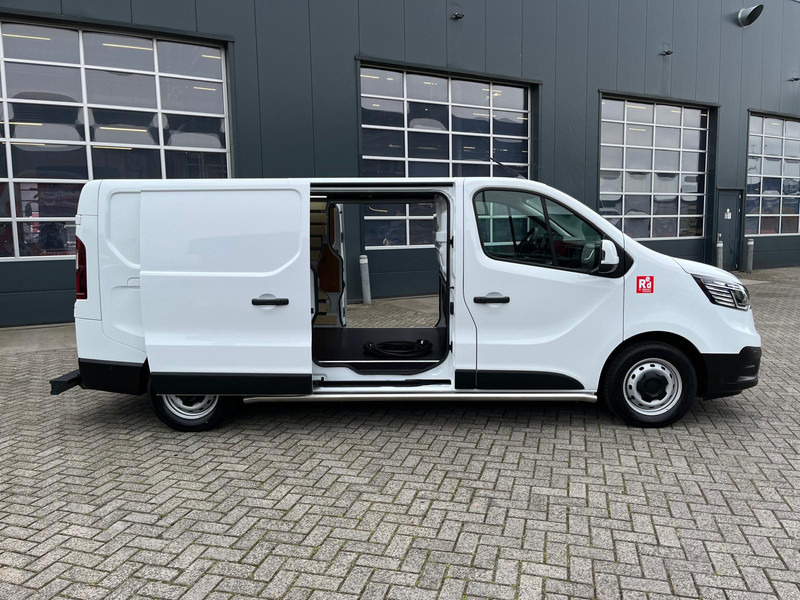 Small van, Electric van Renault Trafic E-Tech Red L2 H1, Nieuwstaat/New condition, Lees omschrijving/Read description: picture 15