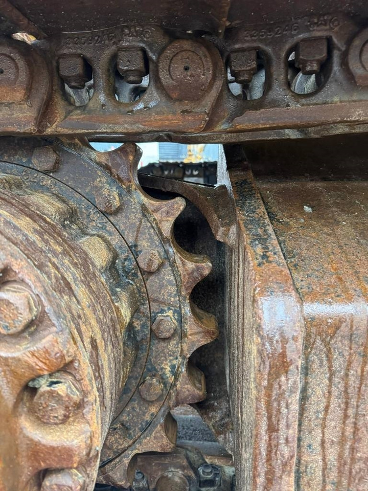 Crawler excavator CAT 324 EL: picture 16