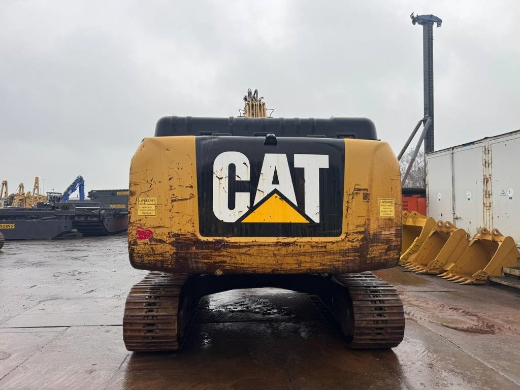 Crawler excavator CAT 324 EL: picture 6