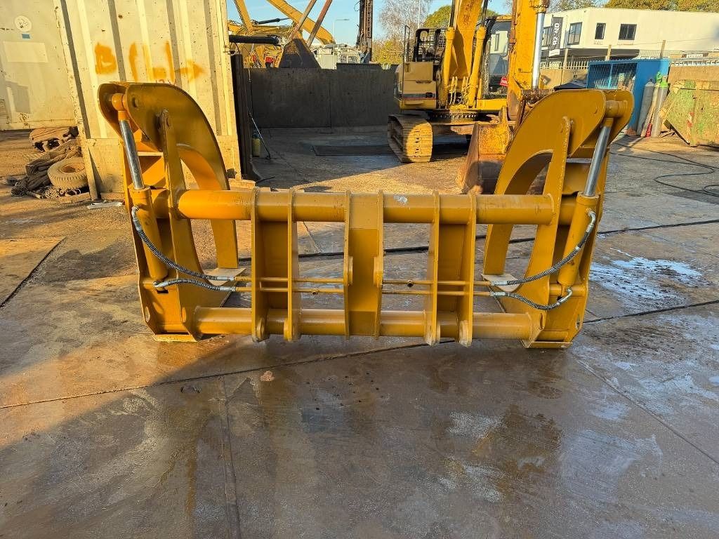 CAT 966 log forks clamp - Grapple for Forestry equipment: picture 4 CAT 966 log forks clamp - Grapple for Forestry equipment: picture 4