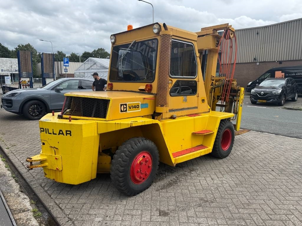 CAT V 140 - Diesel forklift: picture 5 CAT V 140 - Diesel forklift: picture 5