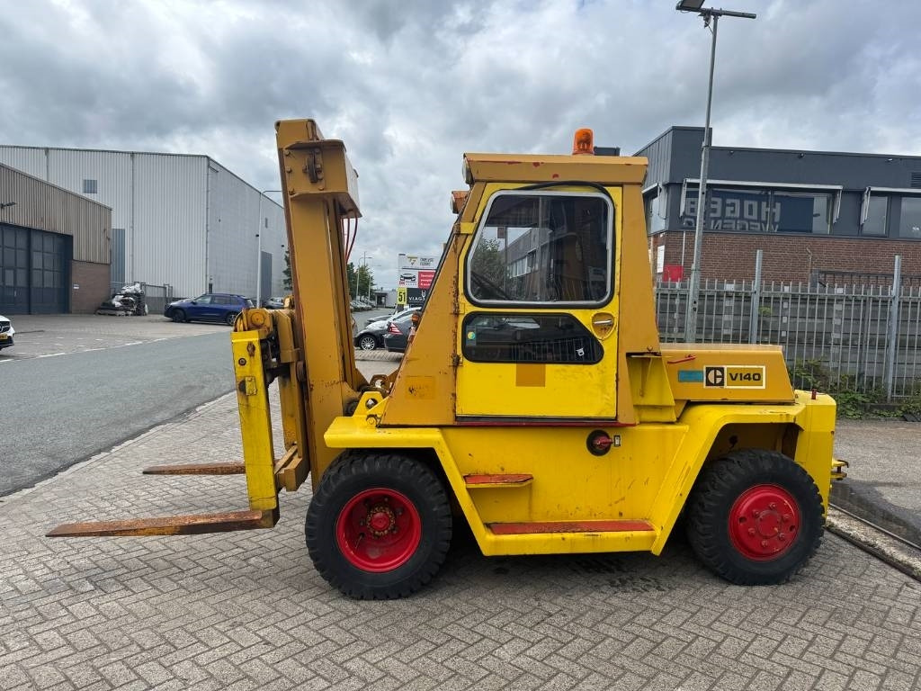 CAT V 140 - Diesel forklift: picture 2 CAT V 140 - Diesel forklift: picture 2