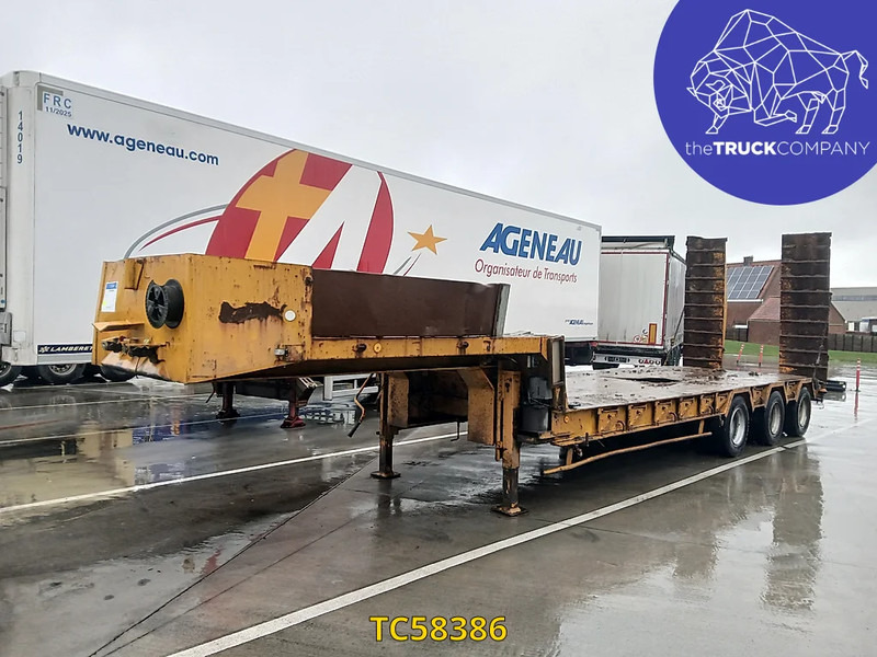 ACTM - Low loader semi-trailer: picture 2 ACTM - Low loader semi-trailer: picture 2