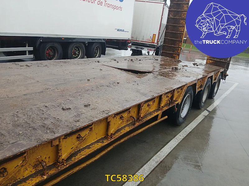 ACTM - Low loader semi-trailer: picture 3 ACTM - Low loader semi-trailer: picture 3