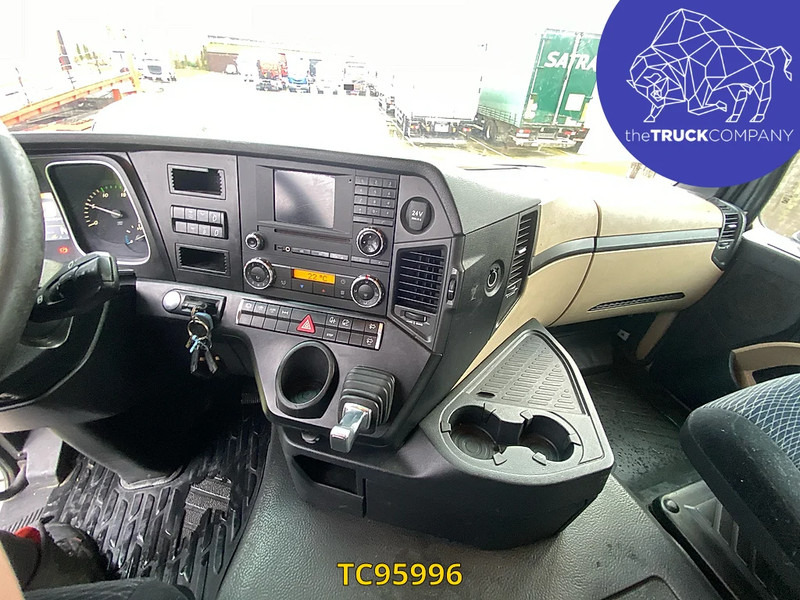 Box truck Mercedes-Benz Actros 1832: picture 13