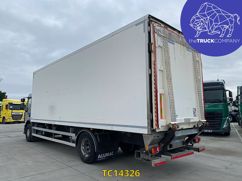 Renault Premium 320 - Refrigerator truck: picture 2 Renault Premium 320 - Refrigerator truck: picture 2
