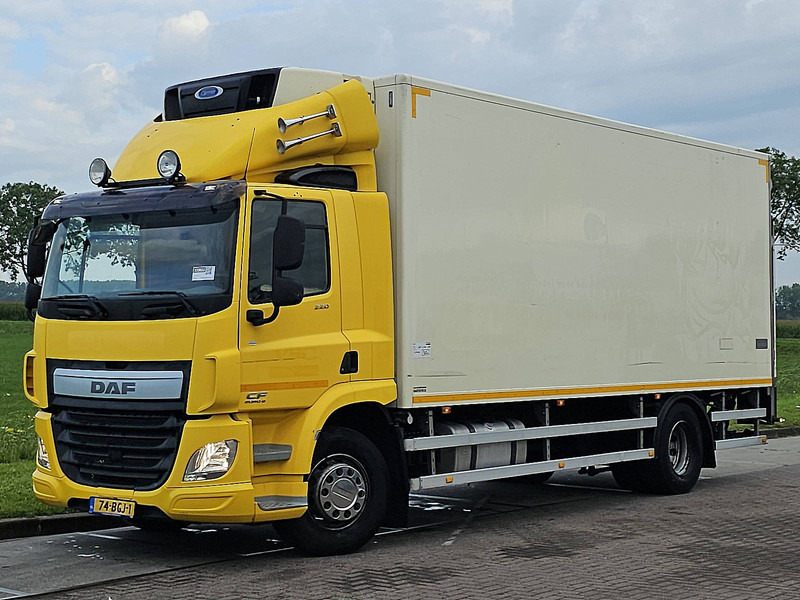 DAF CF 220 CARRIER LIFT DOORS - Refrigerator truck: picture 2 DAF CF 220 CARRIER LIFT DOORS - Refrigerator truck: picture 2