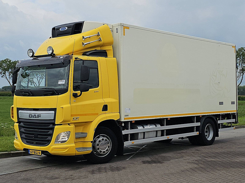 DAF CF 220 CARRIER LIFT DOORS - Refrigerator truck: picture 2 DAF CF 220 CARRIER LIFT DOORS - Refrigerator truck: picture 2