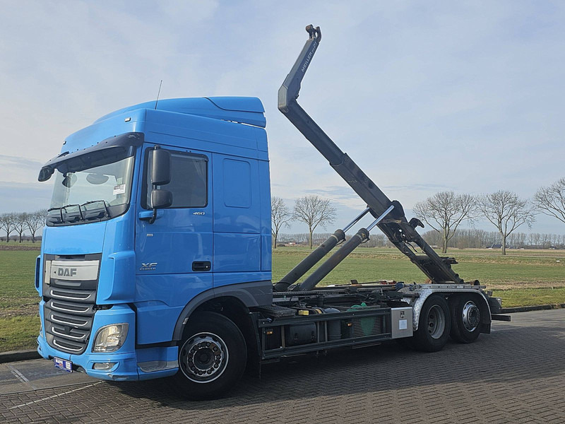 DAF XF 460 6X2 INTARDER - Hook lift truck: picture 2 DAF XF 460 6X2 INTARDER - Hook lift truck: picture 2