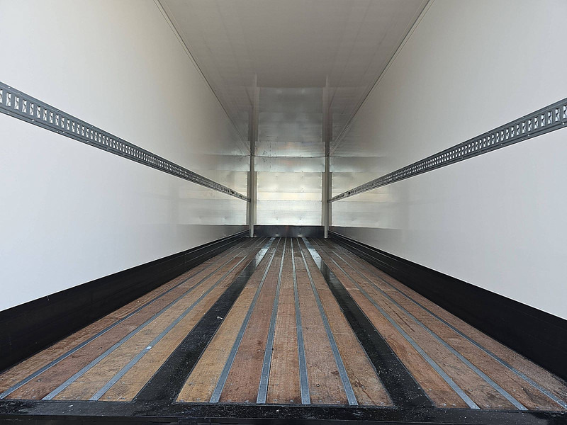 Closed box semi-trailer KLEYN TRAILERS TFSH 09 KOFFER: picture 6