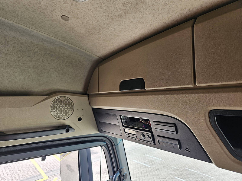 Curtainsider truck Mercedes-Benz ACTROS 2542 LS 6X2 RET. MOFFET 2020: picture 10