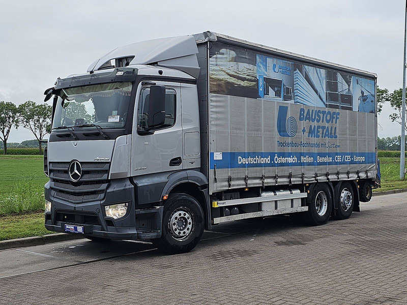 Mercedes-Benz ANTOS 2543 + FORKLIFT PALFINGER - Curtainsider truck: picture 2 Mercedes-Benz ANTOS 2543 + FORKLIFT PALFINGER - Curtainsider truck: picture 2