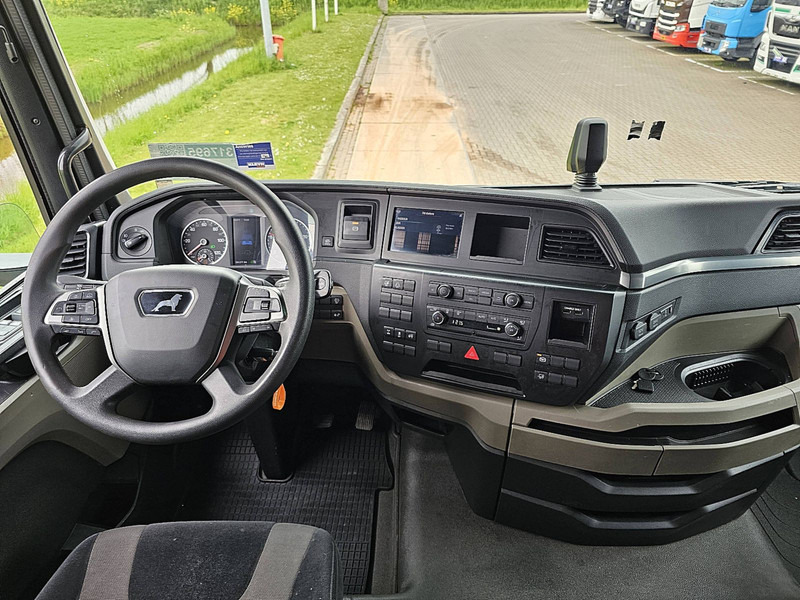 Interior photo 1: Tractor unit MAN 18.510 TGX GX XXL INTARDER LED