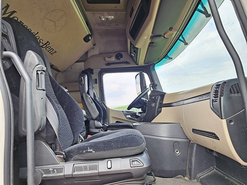 Tractor unit Mercedes-Benz ACTROS 1842 LS BIGSPACE EURO 5: picture 7
