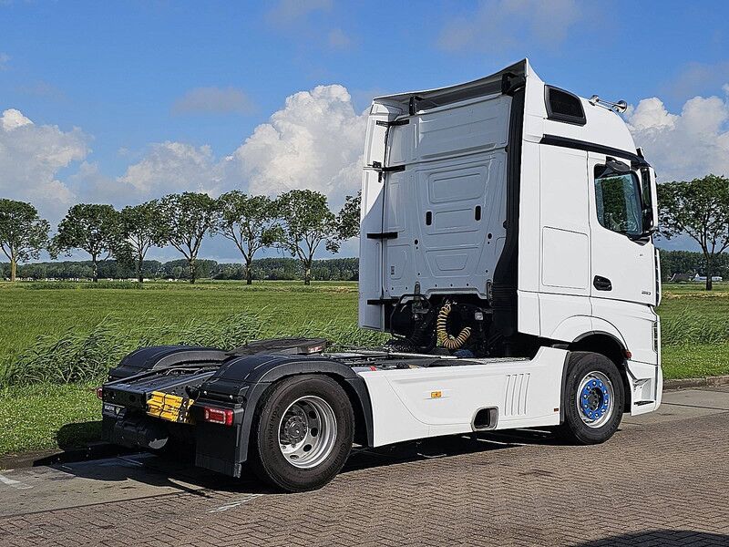 Mercedes-Benz ACTROS 1853 LS MP5 RETARDER 2X TANK - Tractor unit: picture 3 Mercedes-Benz ACTROS 1853 LS MP5 RETARDER 2X TANK - Tractor unit: picture 3