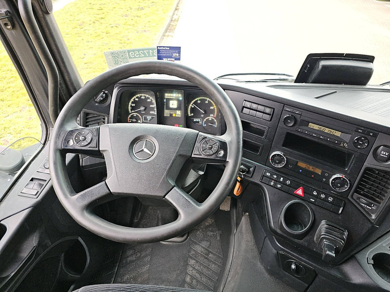 Interior photo 1: Tractor unit Mercedes-Benz AROCS 3342
