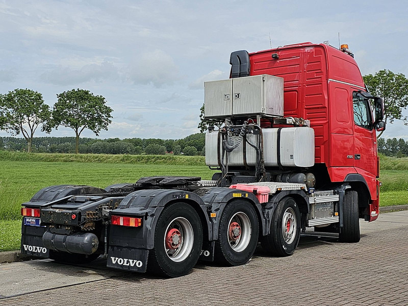 Volvo FH 16.600 8X4 145T GVW MANUAL - Tractor unit: picture 3 Volvo FH 16.600 8X4 145T GVW MANUAL - Tractor unit: picture 3