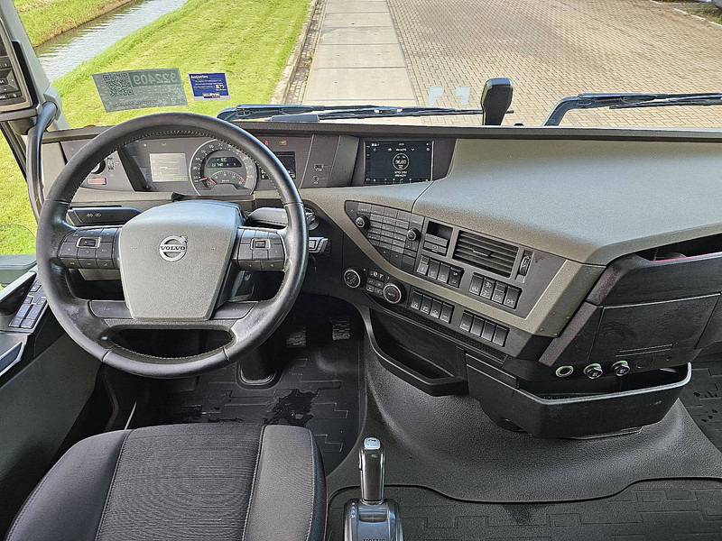 Tractor unit Volvo FH 500 6X2: picture 8 Tractor unit Volvo FH 500 6X2: picture 8