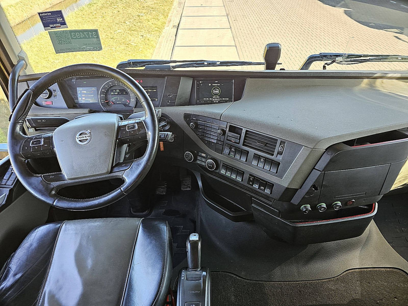 Interior photo 1: Tractor unit Volvo FH 540 6X2 ALCOA XENON SHOW