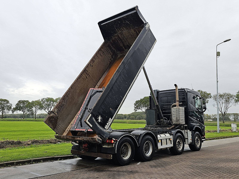 Volvo FH 16.750 8X4 BOOGIE LIFT RET. - Tipper: picture 3 Volvo FH 16.750 8X4 BOOGIE LIFT RET. - Tipper: picture 3